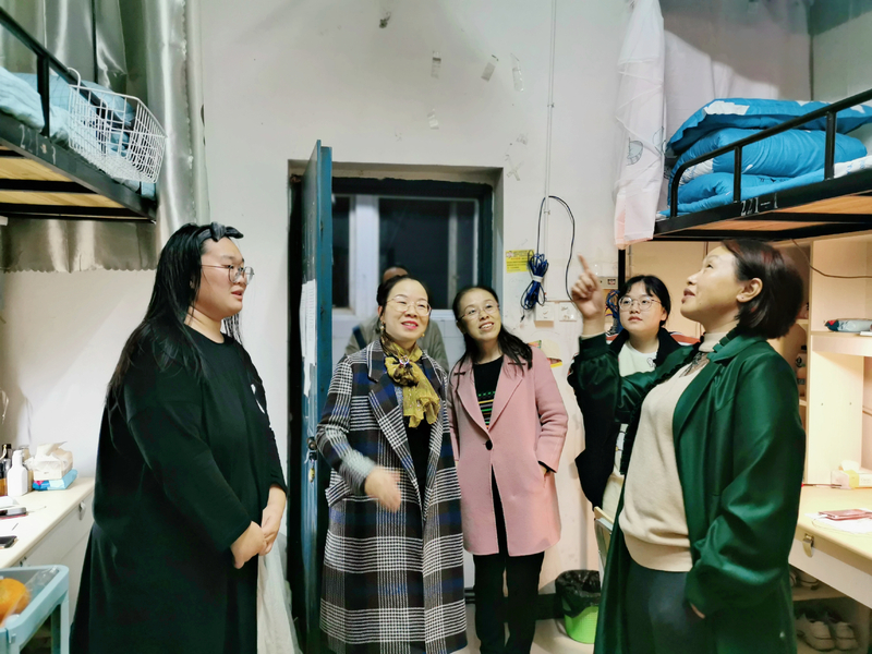 1604993575125064658.jpg faceu_20201110153111172.jpg